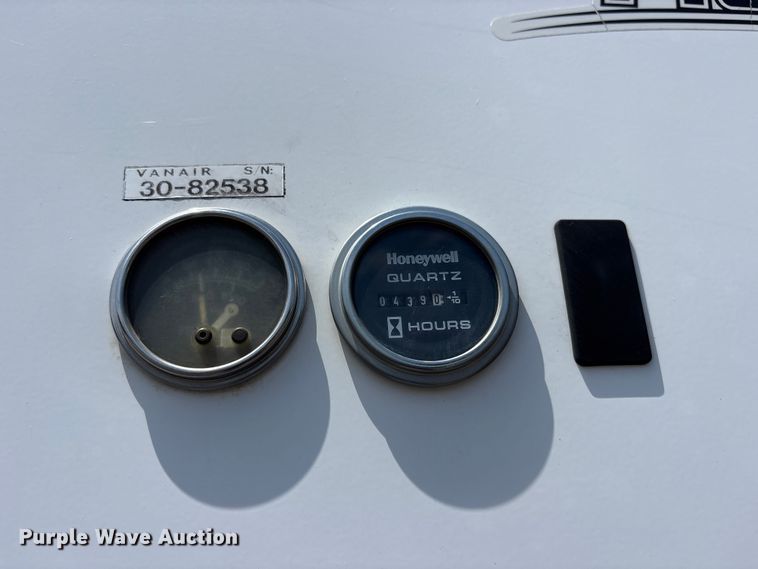 image for item ET2091 2013 Ford F550 Super Duty utility / service truck