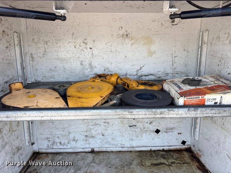 image for item ET2091 2013 Ford F550 Super Duty utility / service truck