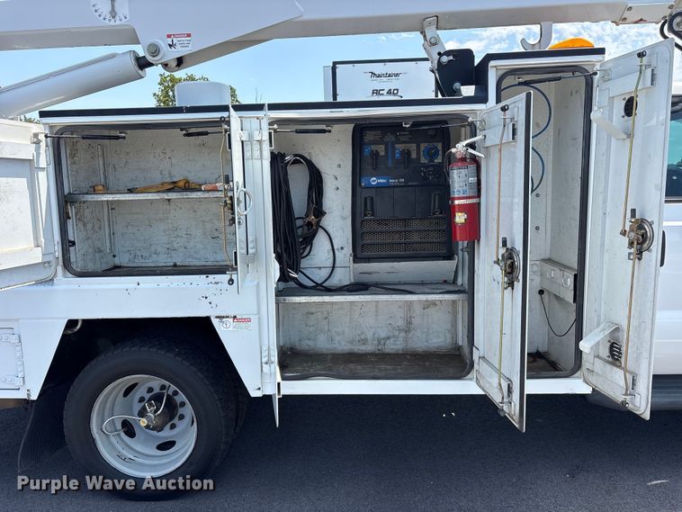 image for item ET2091 2013 Ford F550 Super Duty utility / service truck