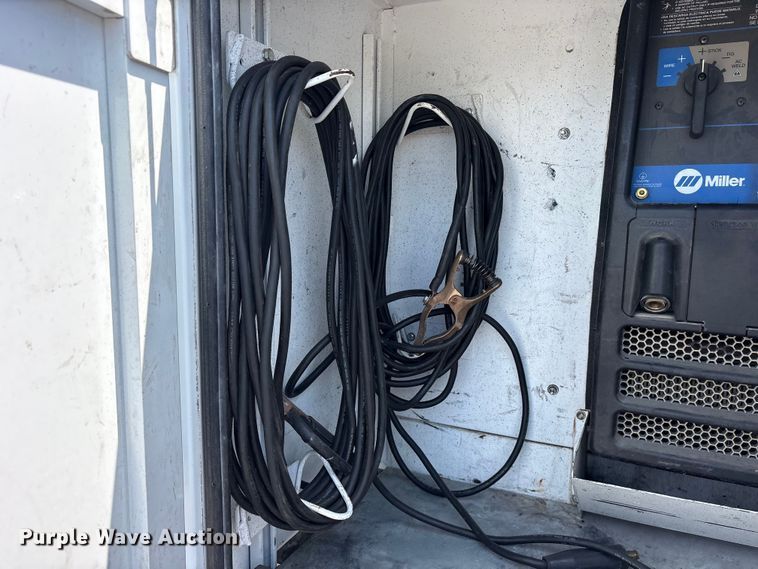 image for item ET2091 2013 Ford F550 Super Duty utility / service truck