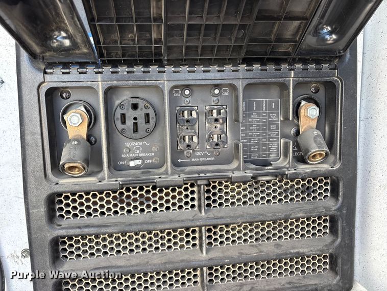 image for item ET2091 2013 Ford F550 Super Duty utility / service truck
