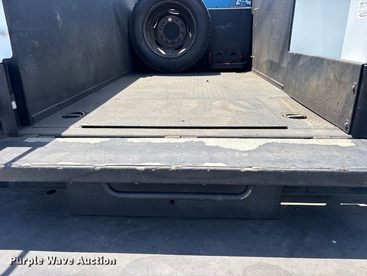 image for item ET2091 2013 Ford F550 Super Duty utility / service truck
