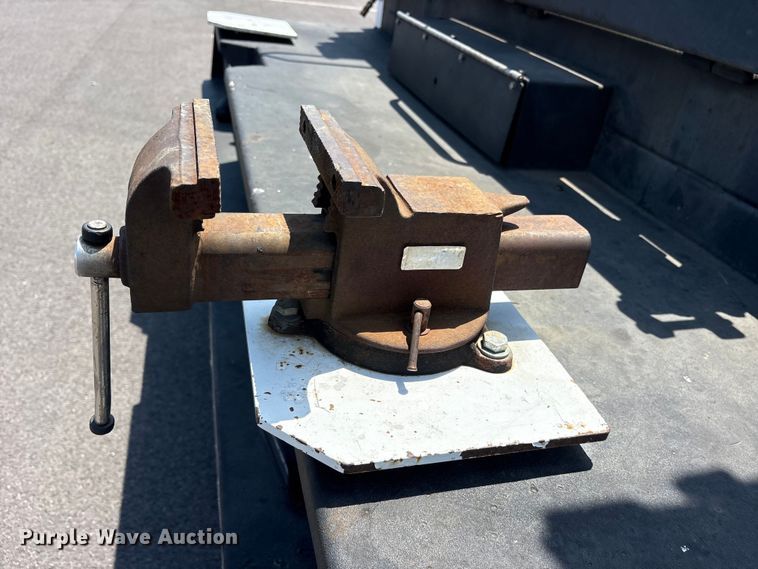 image for item ET2091 2013 Ford F550 Super Duty utility / service truck