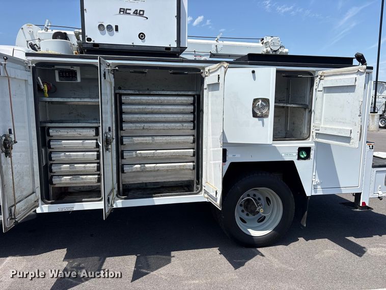 image for item ET2091 2013 Ford F550 Super Duty utility / service truck