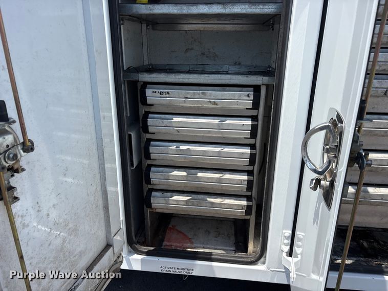 image for item ET2091 2013 Ford F550 Super Duty utility / service truck