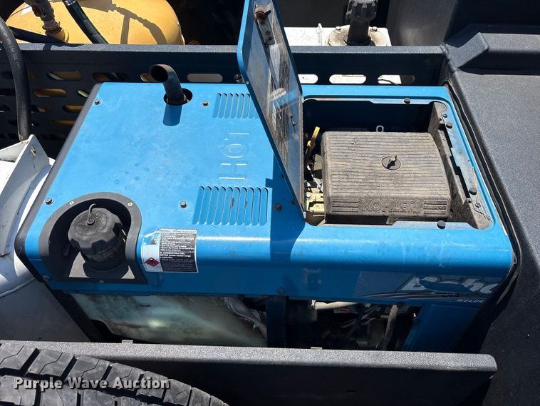 image for item ET2091 2013 Ford F550 Super Duty utility / service truck