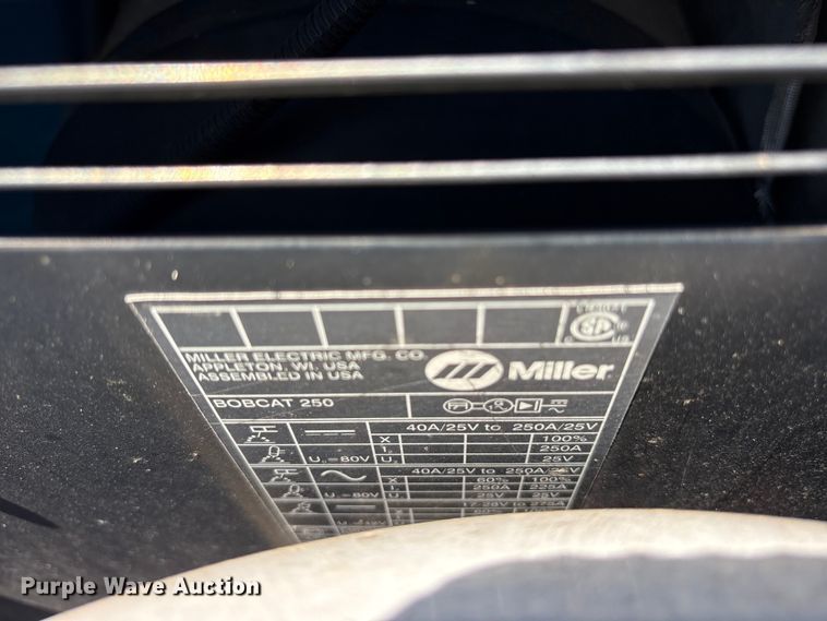 image for item ET2091 2013 Ford F550 Super Duty utility / service truck