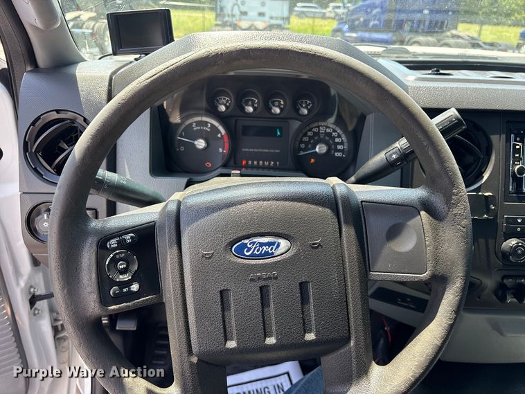 image for item ET2091 2013 Ford F550 Super Duty utility / service truck
