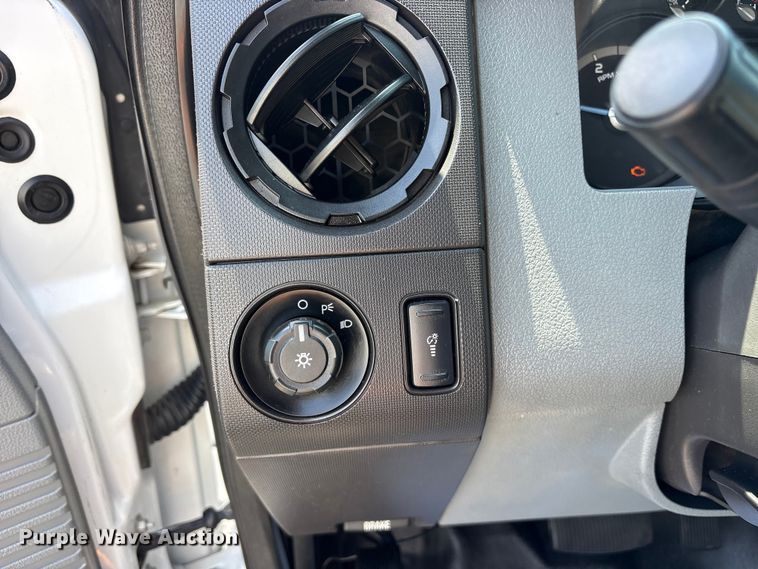 image for item ET2091 2013 Ford F550 Super Duty utility / service truck