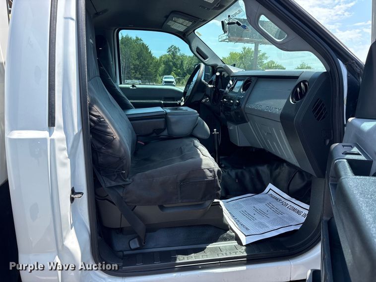 image for item ET2091 2013 Ford F550 Super Duty utility / service truck