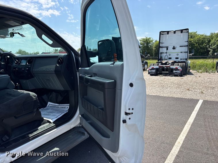 image for item ET2091 2013 Ford F550 Super Duty utility / service truck