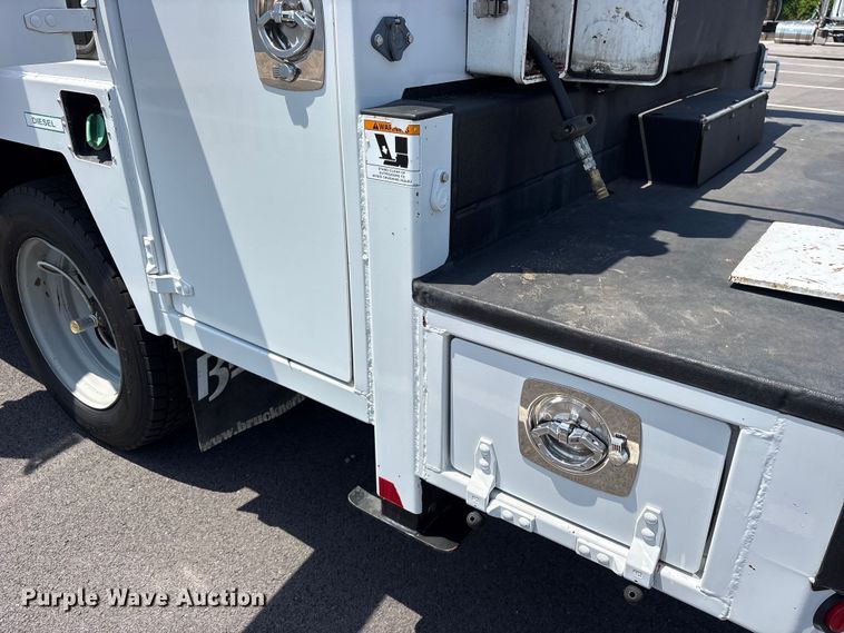image for item ET2091 2013 Ford F550 Super Duty utility / service truck