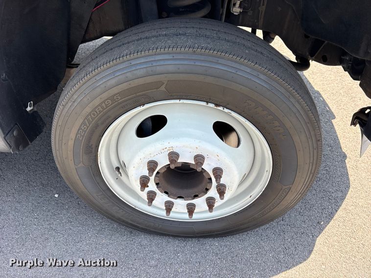image for item ET2091 2013 Ford F550 Super Duty utility / service truck