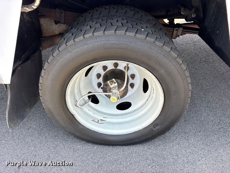 image for item ET2091 2013 Ford F550 Super Duty utility / service truck