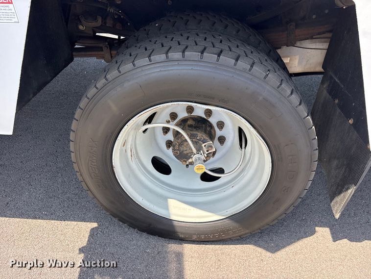 image for item ET2091 2013 Ford F550 Super Duty utility / service truck