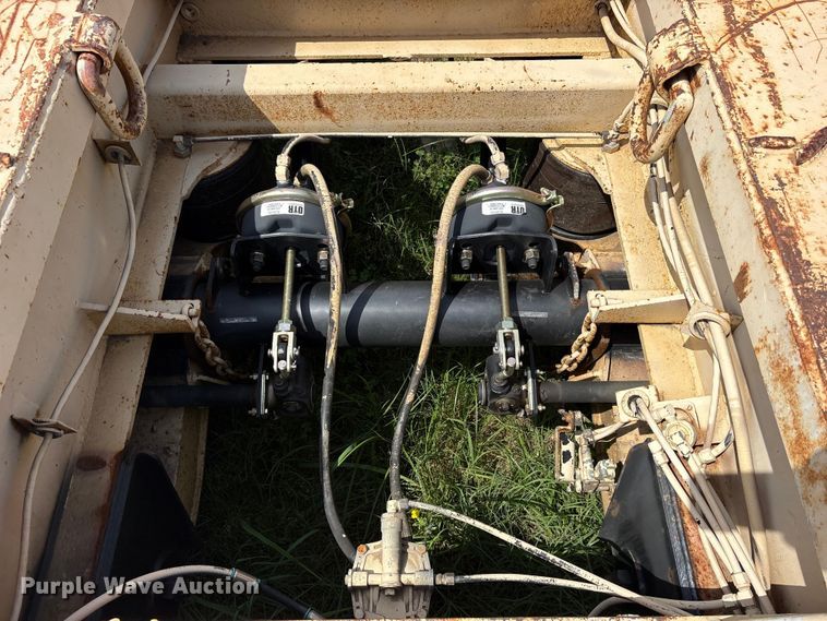 image for item ET2094 1992 Trail King TK100HD3-483 lowboy equipment trailer