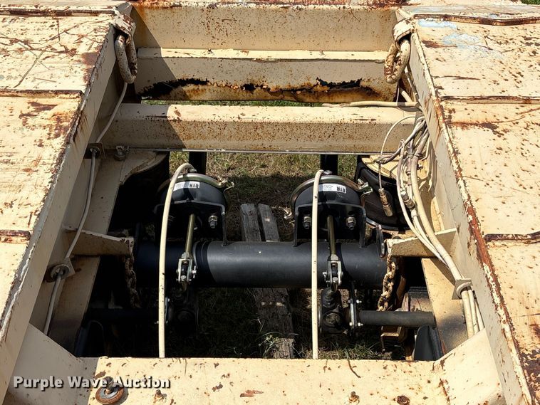 image for item ET2094 1992 Trail King TK100HD3-483 lowboy equipment trailer