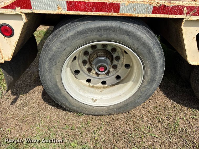 image for item ET2094 1992 Trail King TK100HD3-483 lowboy equipment trailer
