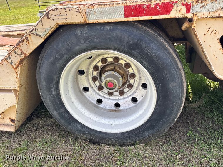 image for item ET2094 1992 Trail King TK100HD3-483 lowboy equipment trailer