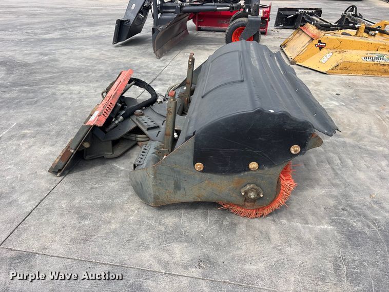 image for item ET2096 2018 Bobcat 68 Angle Broom skid steer broom