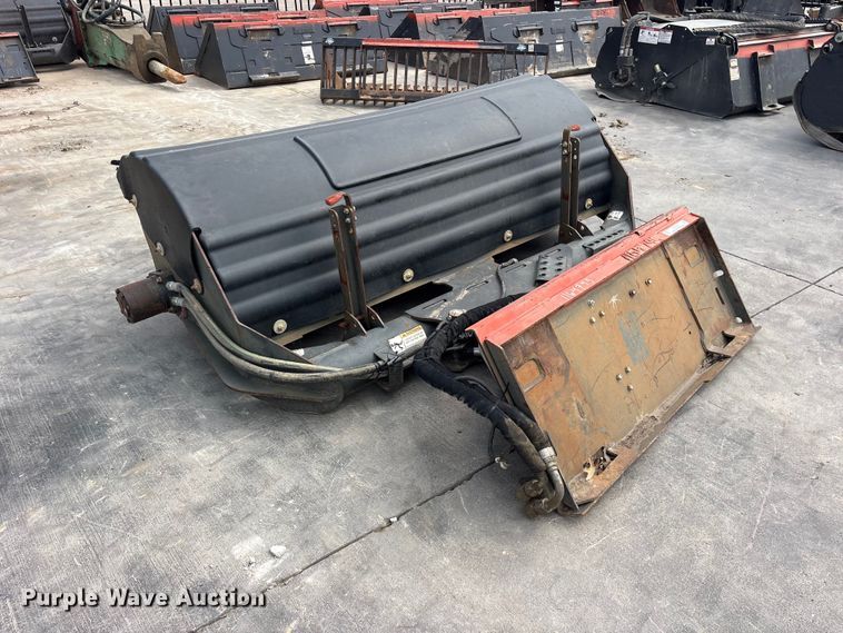image for item ET2096 2018 Bobcat 68 Angle Broom skid steer broom