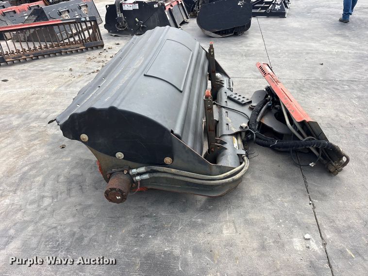 image for item ET2096 2018 Bobcat 68 Angle Broom skid steer broom