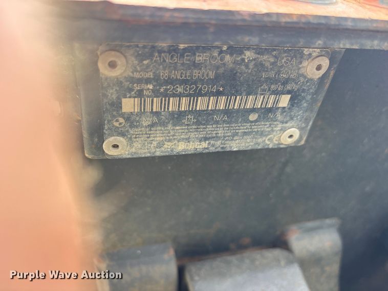 image for item ET2096 2018 Bobcat 68 Angle Broom skid steer broom