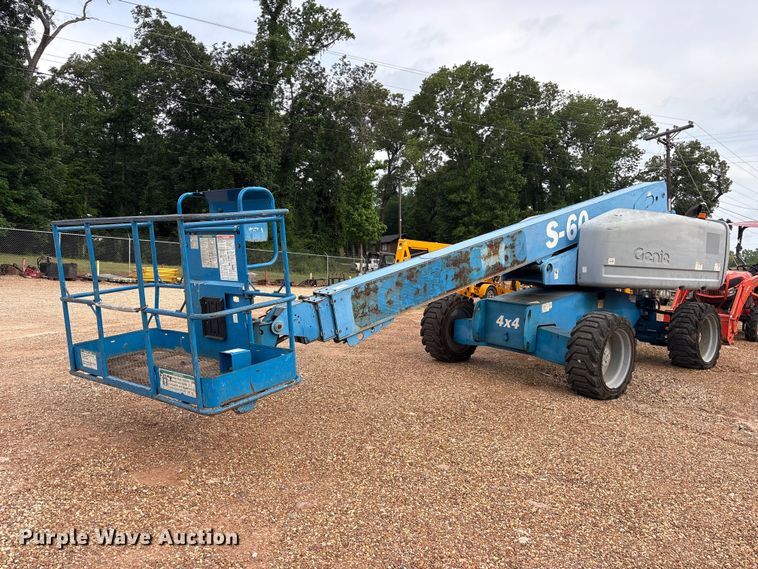 image for item ET2101 2006 Genie S-60 boom lift