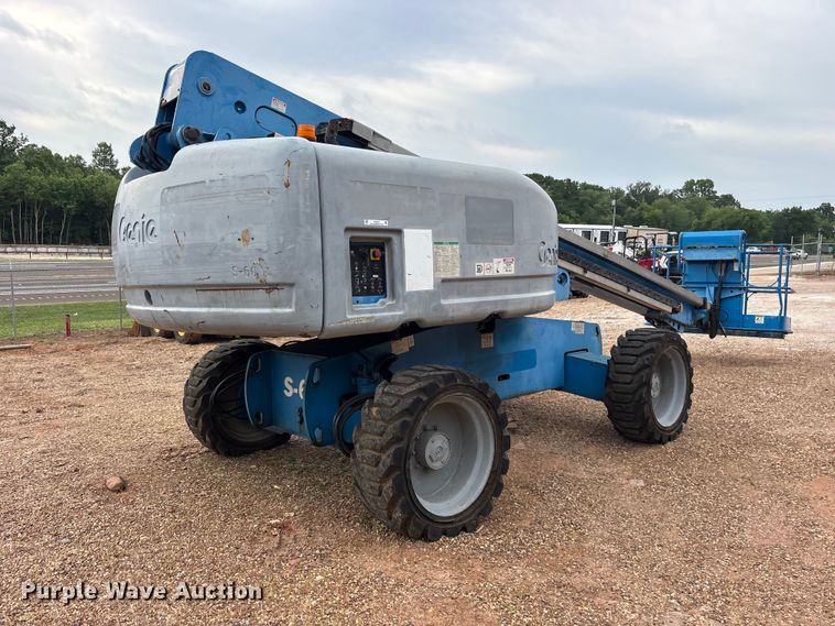 image for item ET2101 2006 Genie S-60 boom lift