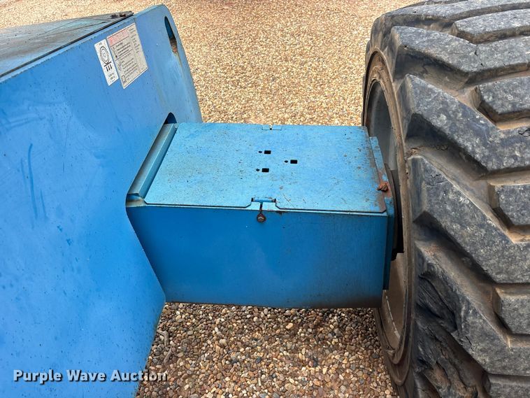 image for item ET2101 2006 Genie S-60 boom lift