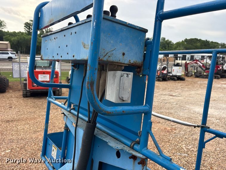image for item ET2101 2006 Genie S-60 boom lift