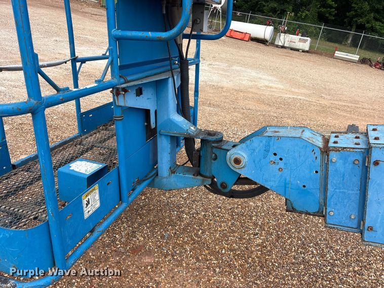 image for item ET2101 2006 Genie S-60 boom lift