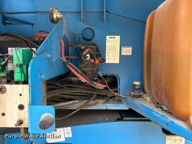 image for item ET2101 2006 Genie S-60 boom lift