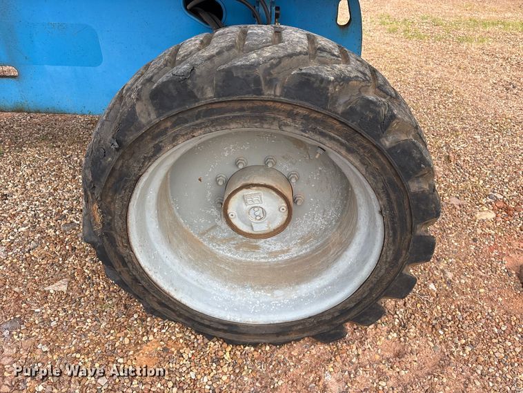 image for item ET2101 2006 Genie S-60 boom lift