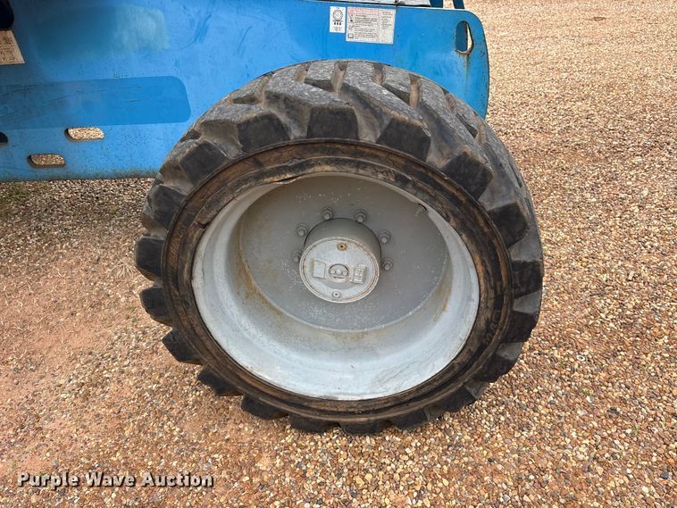 image for item ET2101 2006 Genie S-60 boom lift