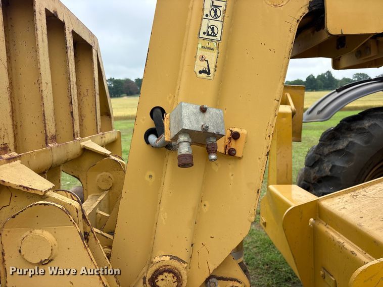 image for item ET2116 1998 Caterpillar TH103 telehandler