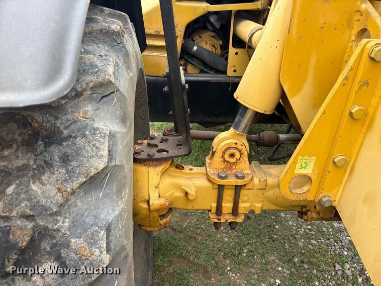 image for item ET2116 1998 Caterpillar TH103 telehandler