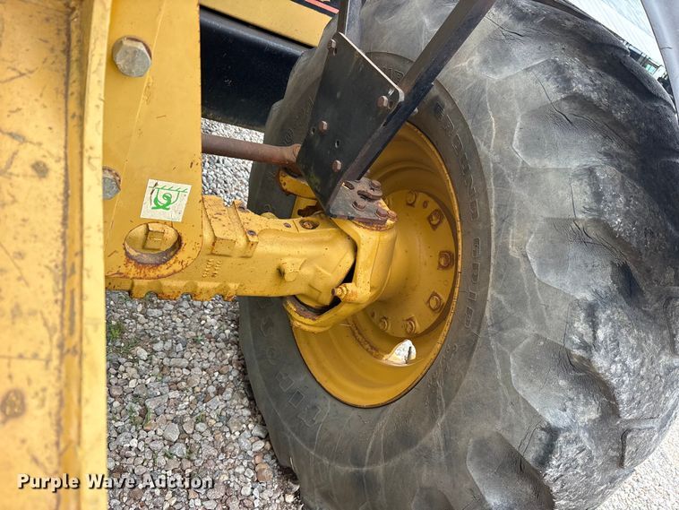 image for item ET2116 1998 Caterpillar TH103 telehandler
