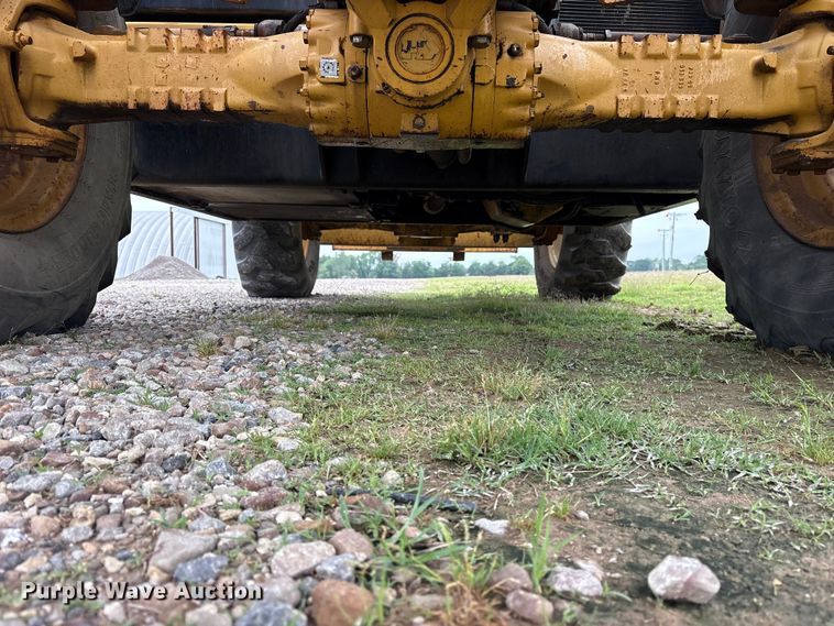 image for item ET2116 1998 Caterpillar TH103 telehandler