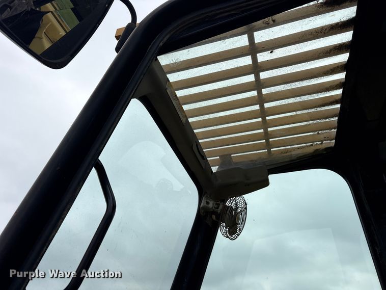 image for item ET2116 1998 Caterpillar TH103 telehandler