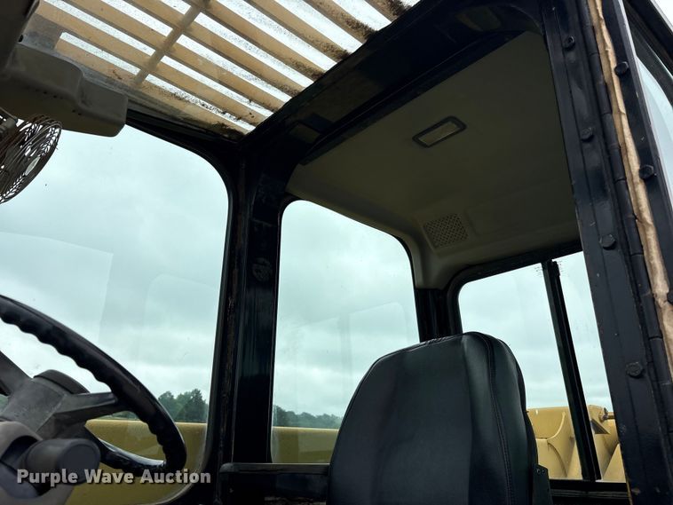 image for item ET2116 1998 Caterpillar TH103 telehandler