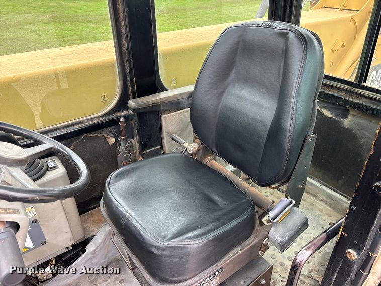 image for item ET2116 1998 Caterpillar TH103 telehandler