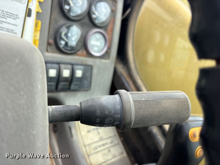image for item ET2116 1998 Caterpillar TH103 telehandler