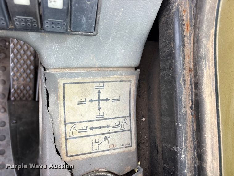 image for item ET2116 1998 Caterpillar TH103 telehandler