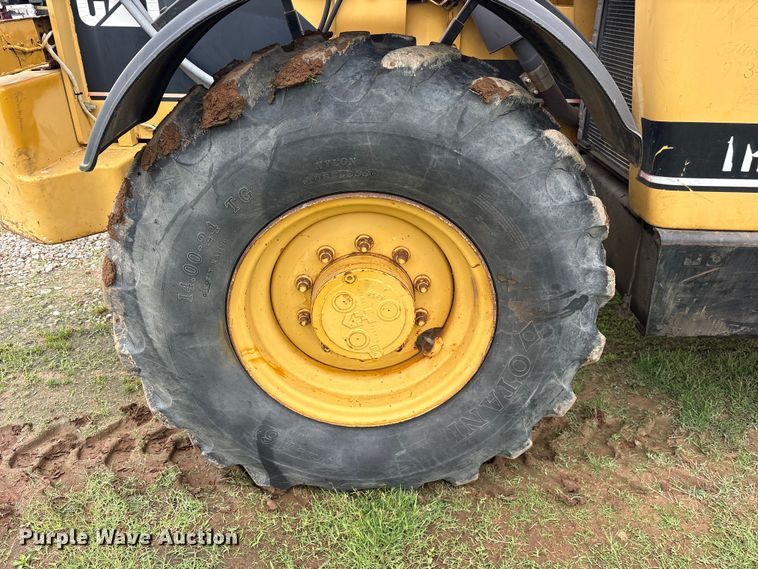 image for item ET2116 1998 Caterpillar TH103 telehandler
