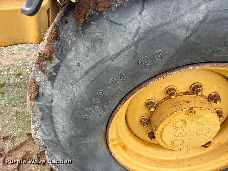 image for item ET2116 1998 Caterpillar TH103 telehandler