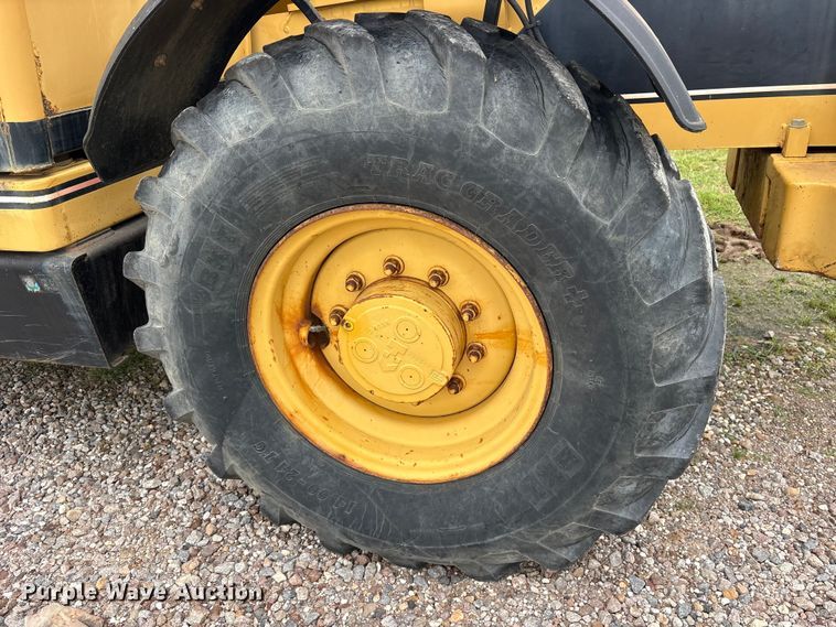 image for item ET2116 1998 Caterpillar TH103 telehandler