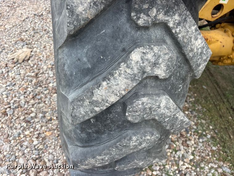 image for item ET2116 1998 Caterpillar TH103 telehandler