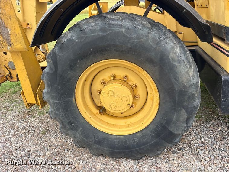 image for item ET2116 1998 Caterpillar TH103 telehandler