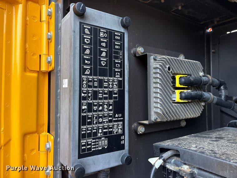image for item ET2119 2017 Volvo EC250EL Excavator